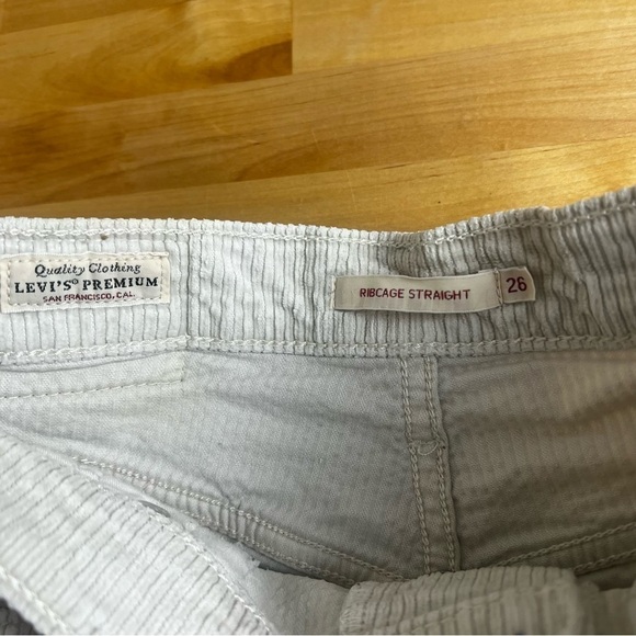 Levi's Premium Ribcage Straight Leg Ankle Corduroy Pants Ecru Wale Cream Size 26 - Picture 7 of 11